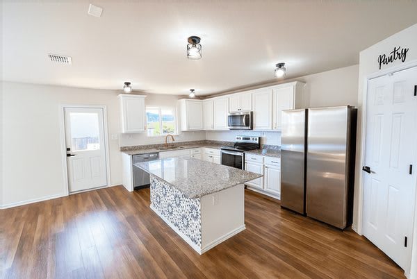 6135 Willow Point Blvd – photo 4