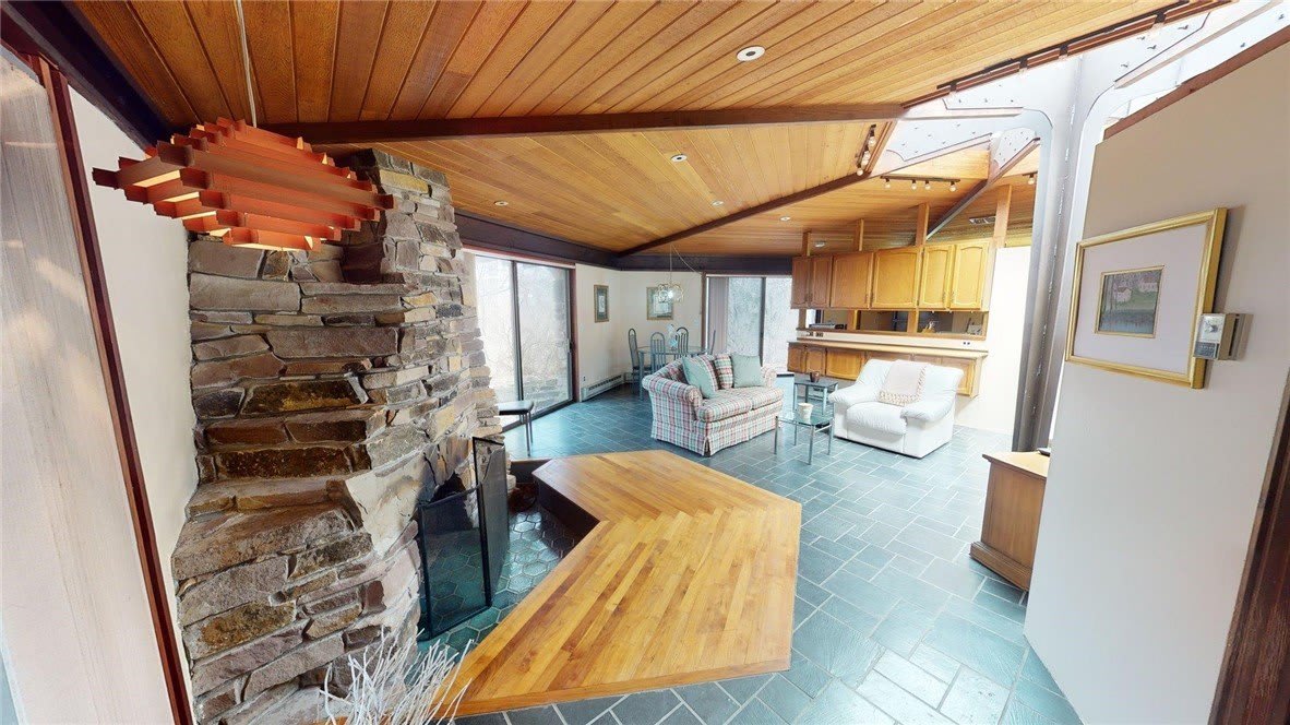 200 Steele Road – photo 5