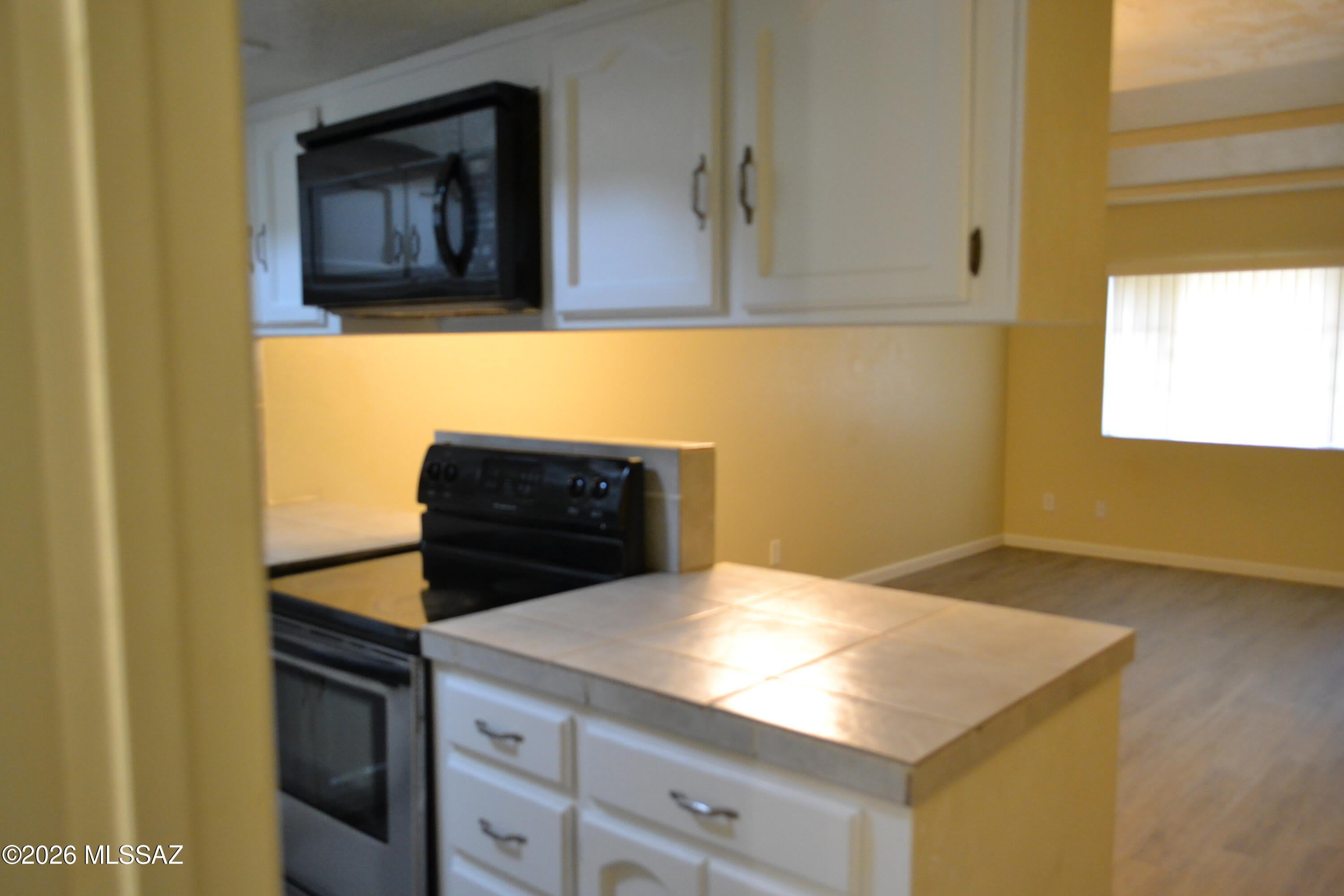 1200 E River Road – photo 4