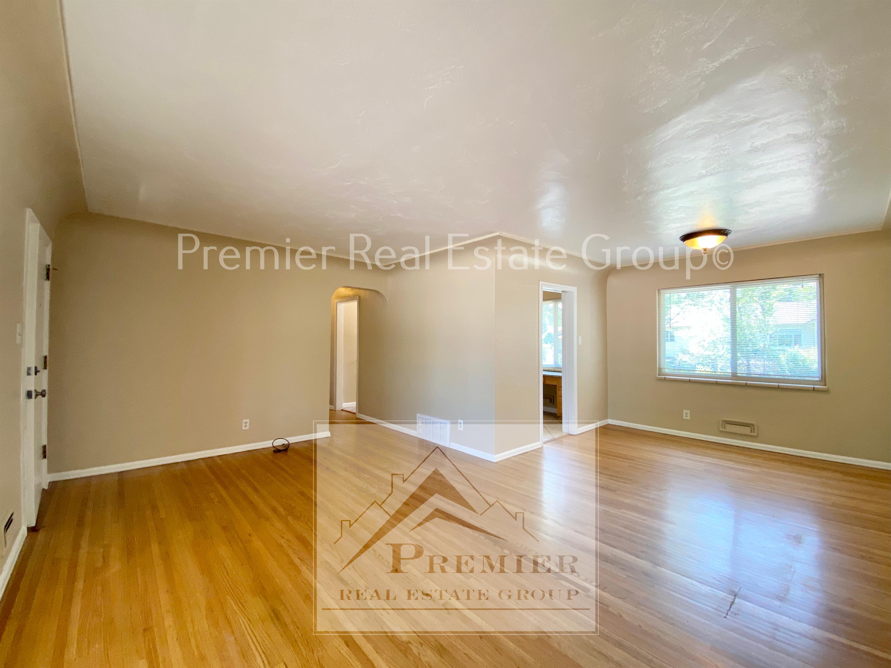 325 West Ramona Avenue – photo 4