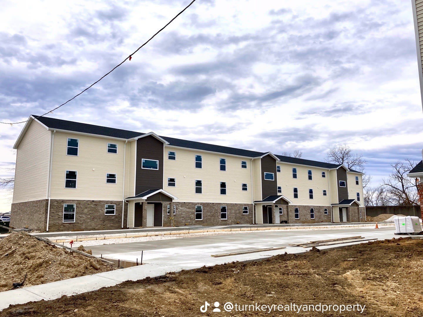 435 7th Street – photo 1