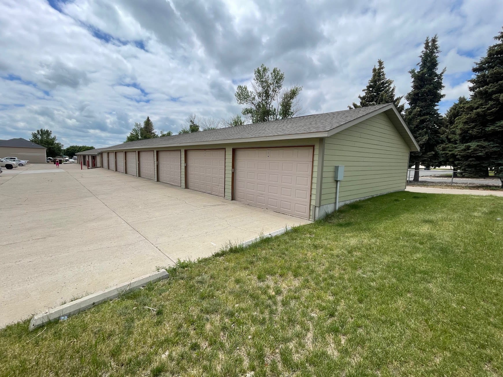 2517 16th Ave W Apt H – photo 2
