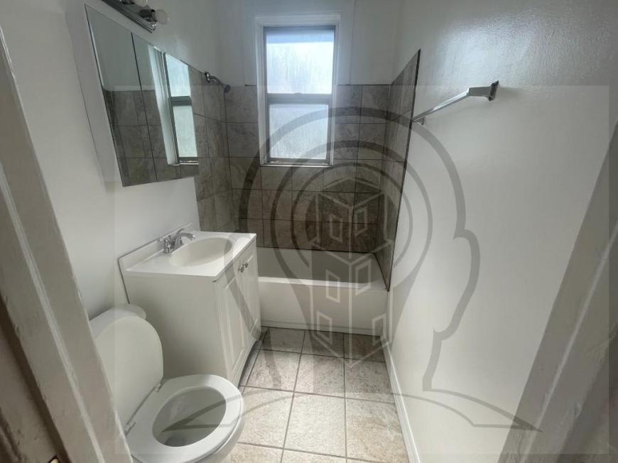 1371 W Estes Ave – photo 3
