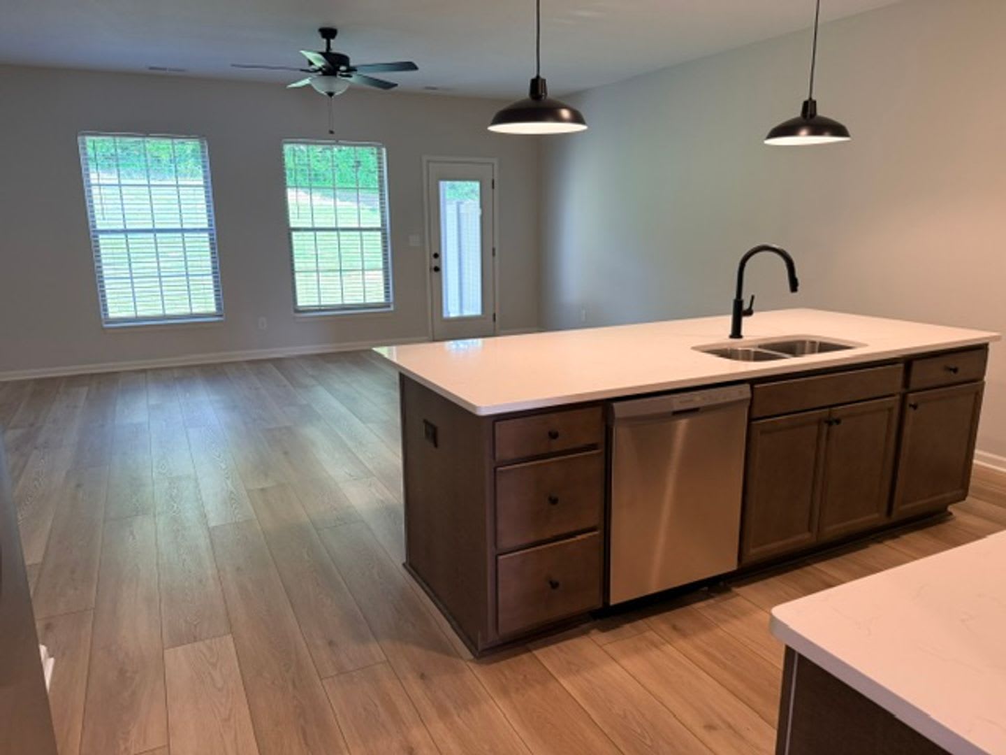 Knoxville 37931 Brand New Townhome 2026 Build 3 Bedrooms 2 5 Baths And A 1 Car Garage – photo 3