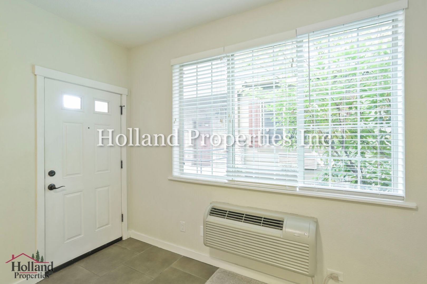 Stylish Single-Level Living with Green-Space Views & Resort-Style Amenities – photo 4