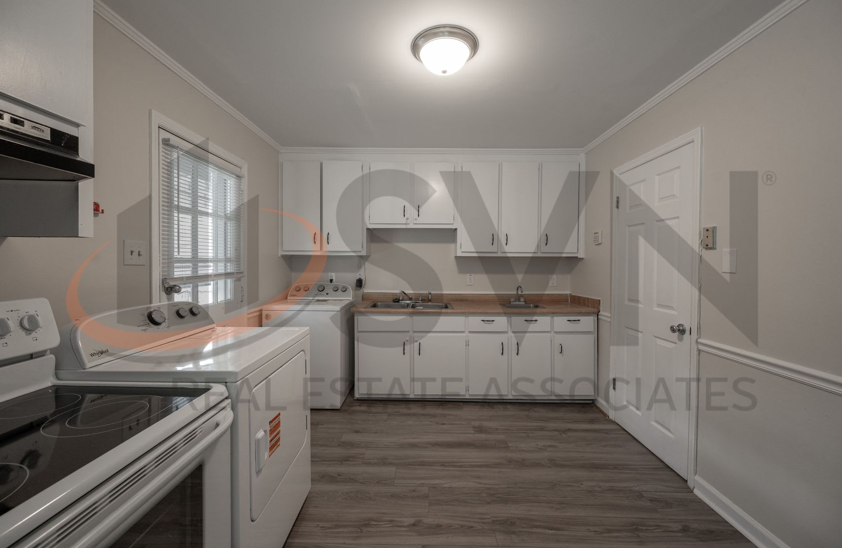 3BR, 1.5BA Durham Gem with Fenced Front & Back Yard! – photo 5