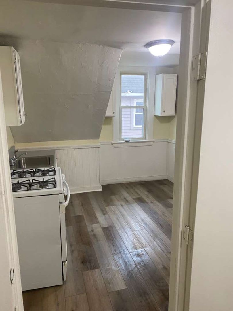 2219 W 103rd St – photo 4