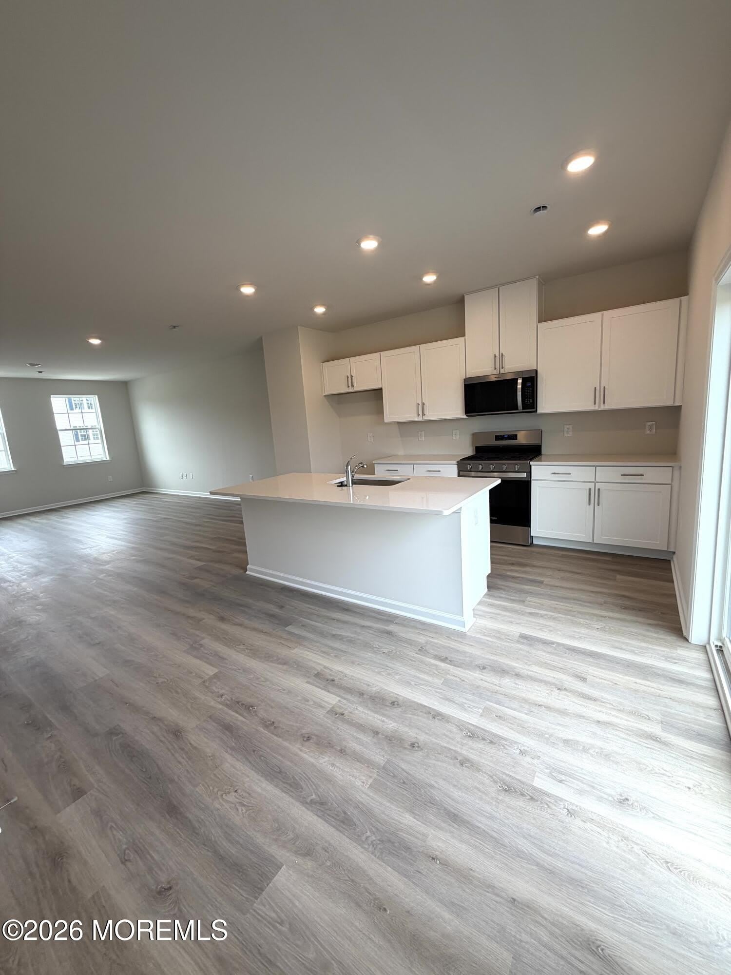 128 Essex Drive – photo 2