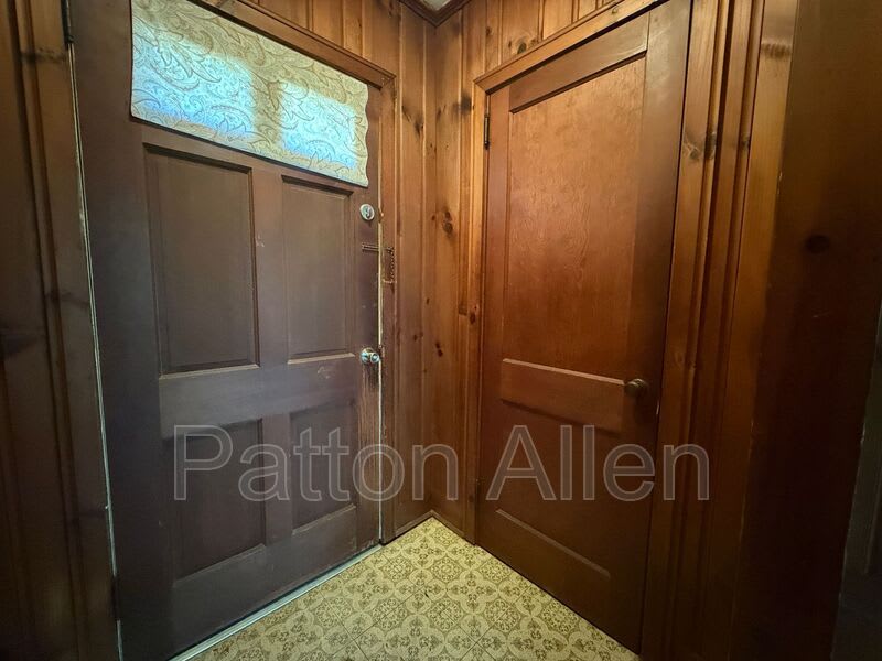 110 Locust Ct – photo 2