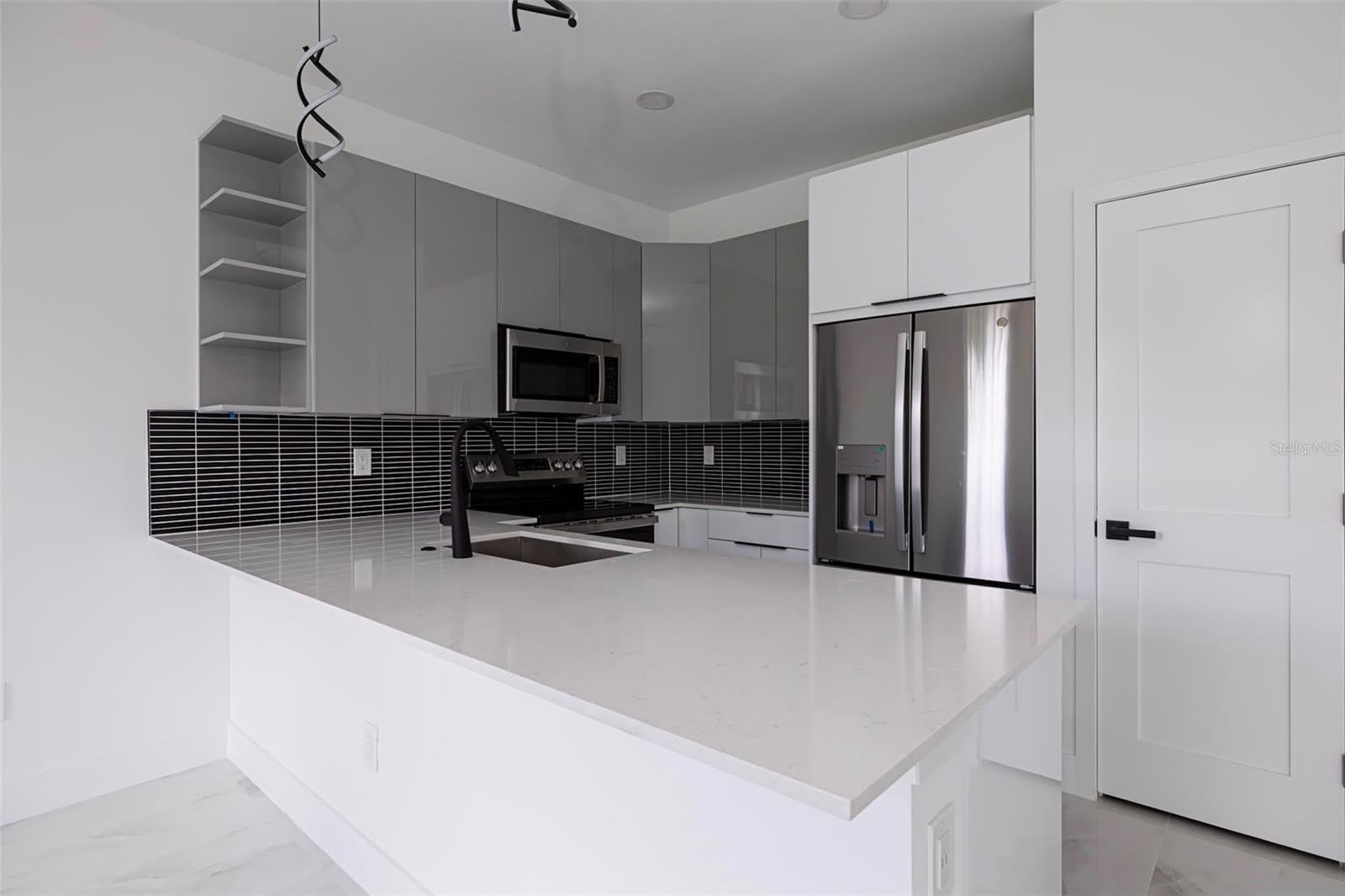 2025 BARROSO Street – photo 4