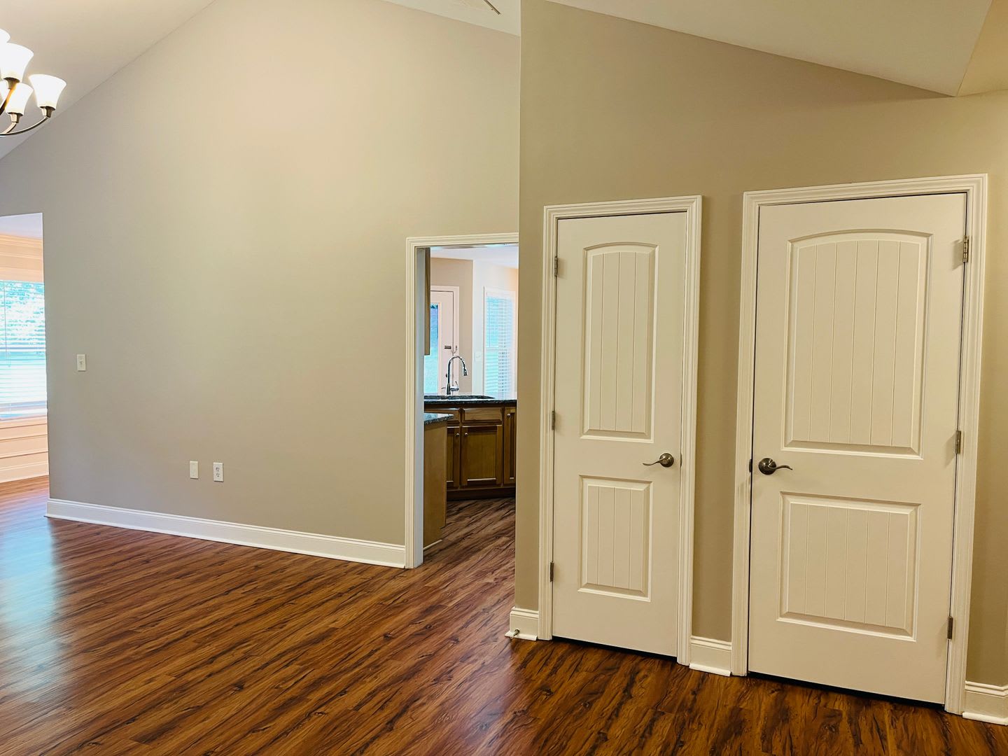 Stunning 3 bedroom 2 bathroom with bonus room minutes from Lake Lanier! Must see! – photo 5