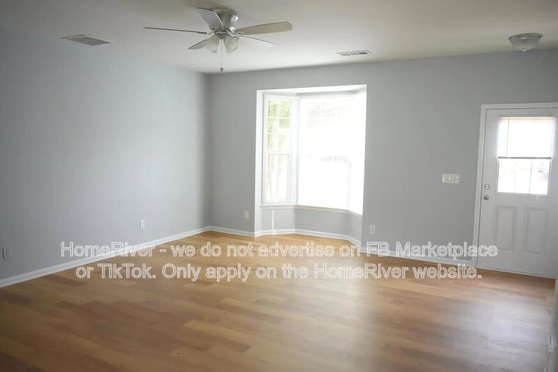913 Prestwyck Ct – photo 4