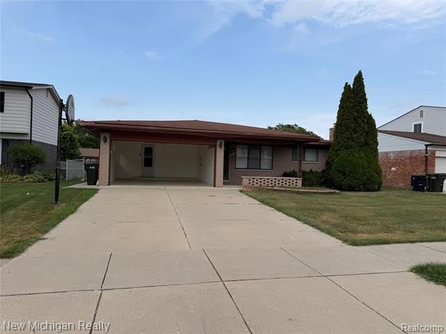 4741 Bloomfield Drive – photo 1