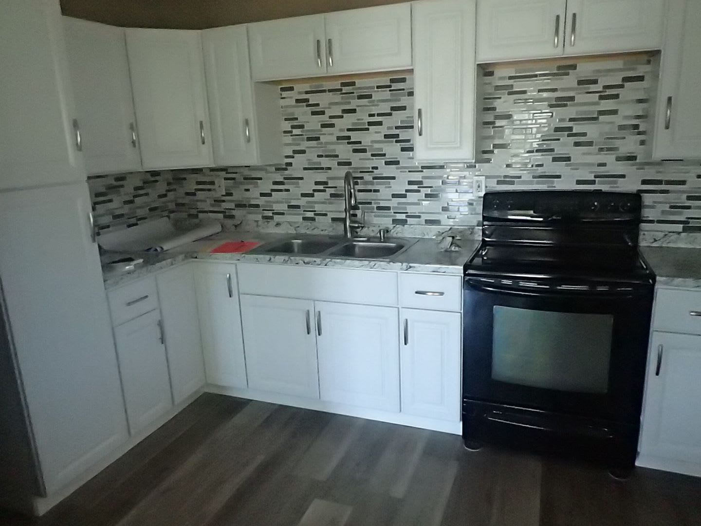 Newly Renovated Beautiful 1Bd 1Ba House Commercial Space – photo 3