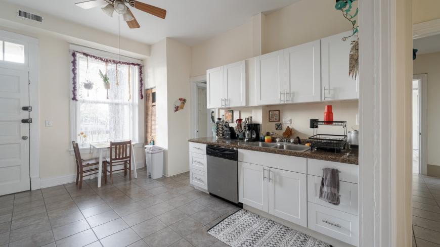 2942 W Augusta Blvd – photo 2