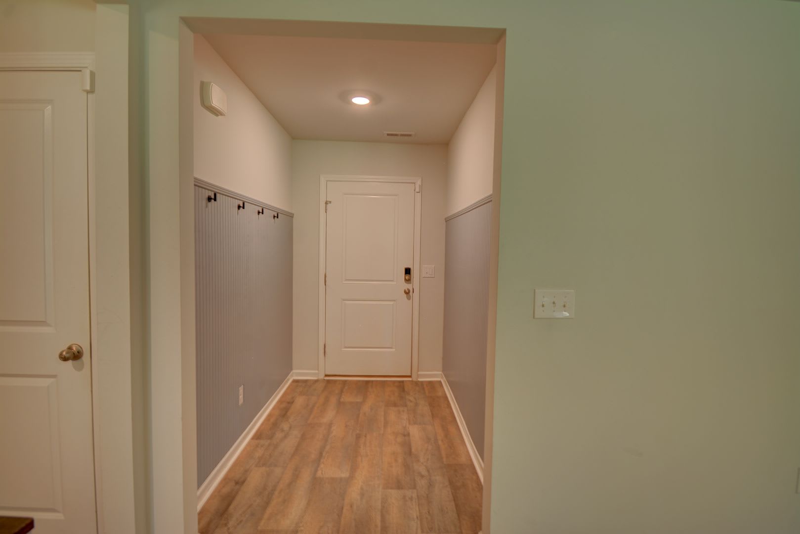 3 Bedroom, Dog Friendly, Large Fenced in Back Yard located in Hope Creek Neighborhood – photo 3