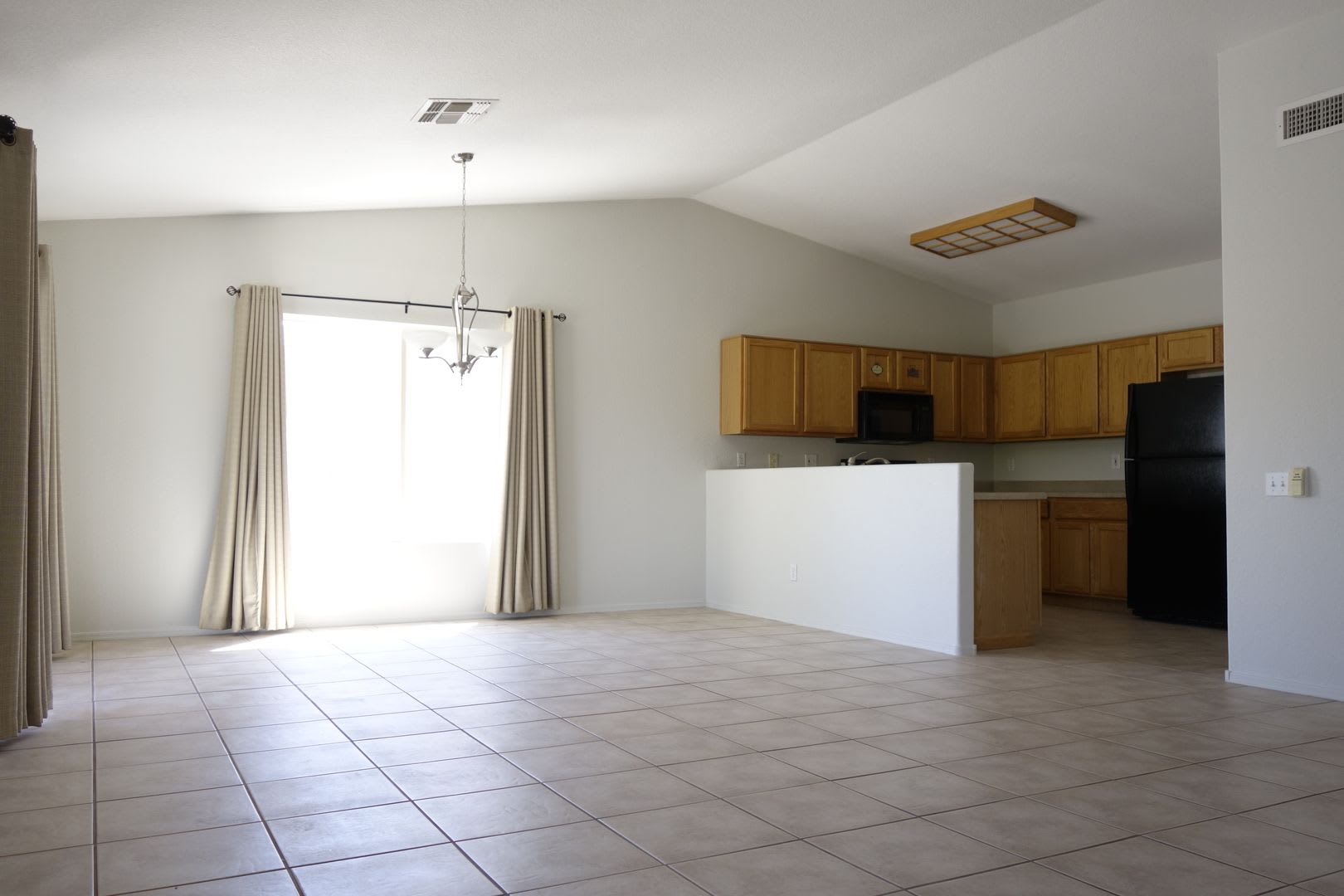 Nw Silverbell And Continental Reserve 3 Bedroom 2 Bath House With A C Garage And Fenced Yard – photo 5