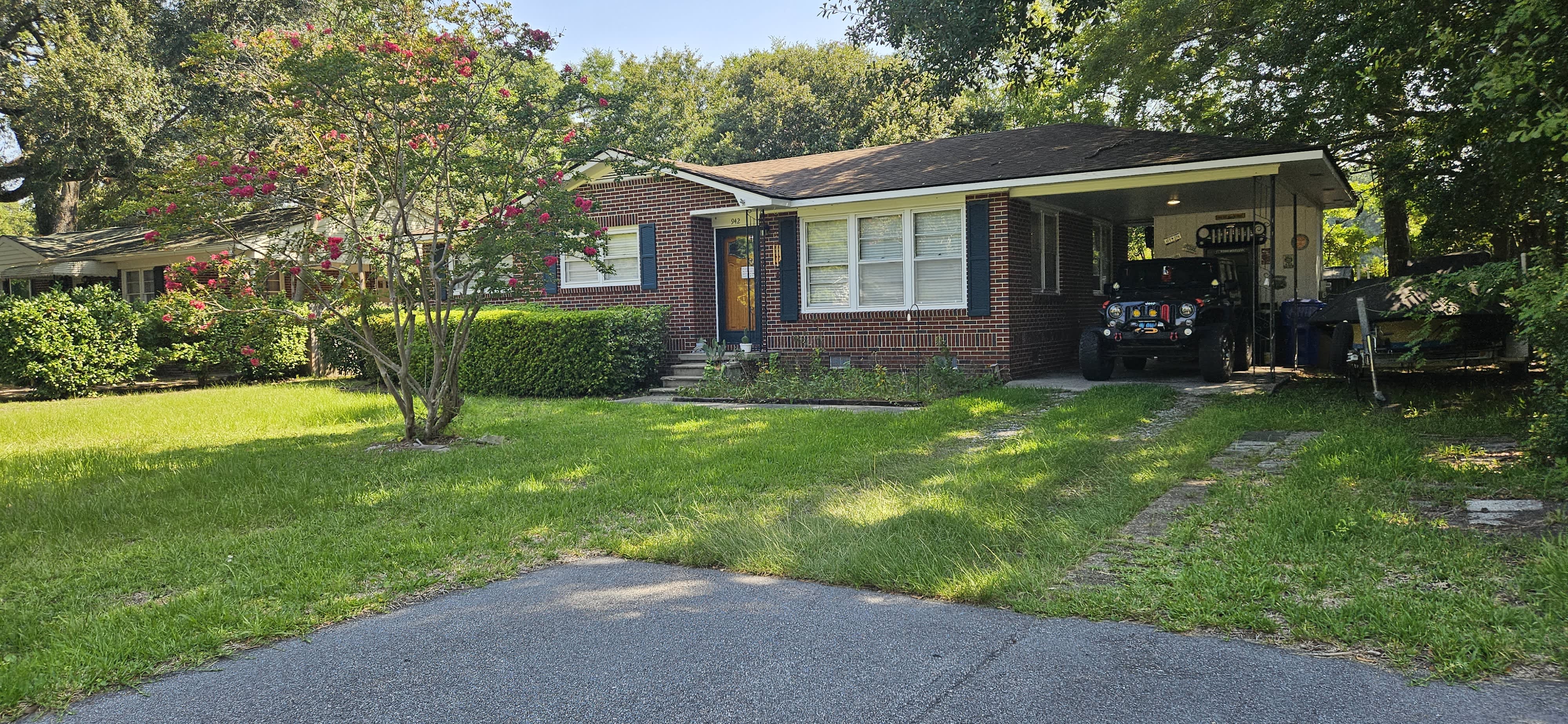 942 Yorktown Drive – photo 2