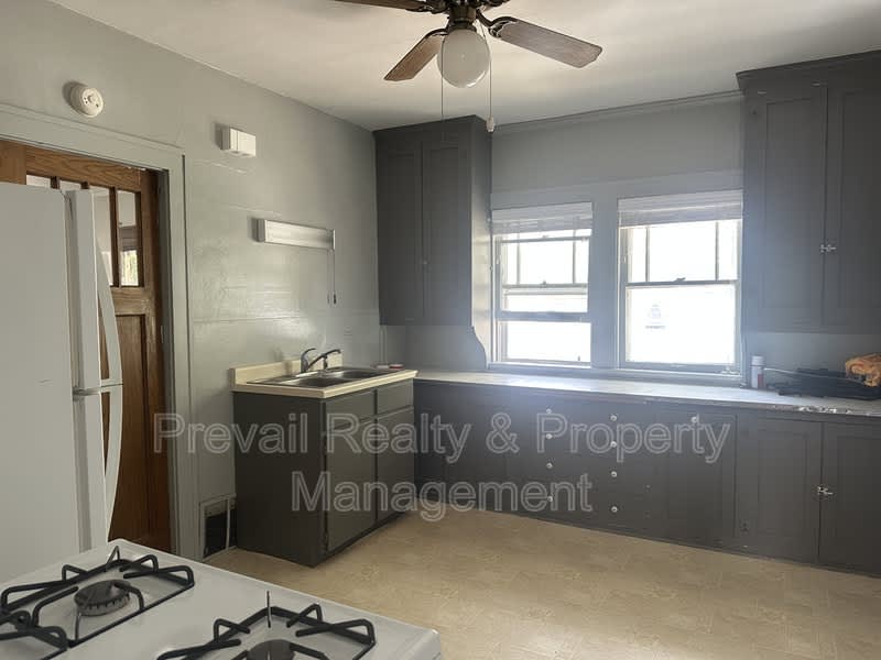 127 Regan Street – photo 3
