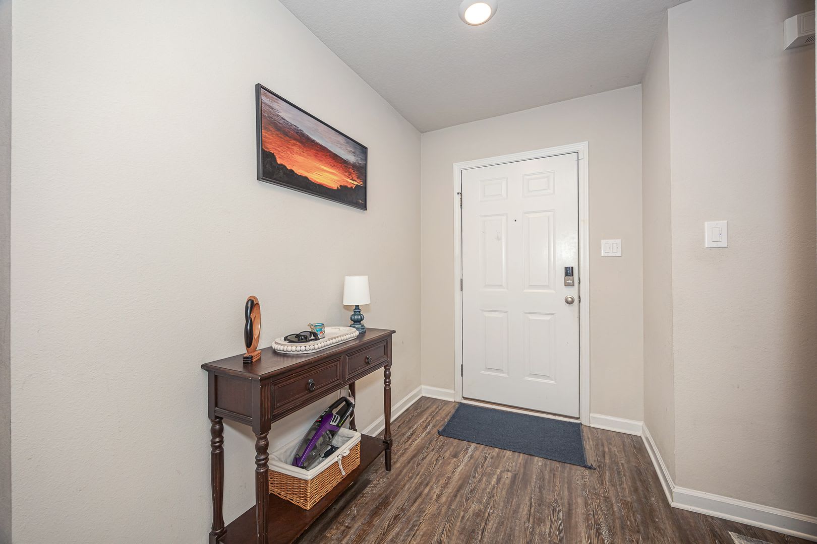Spacious 4BR Home on Oversized Lot in Woolmarket with Covered Patio & Fire Pit – photo 4