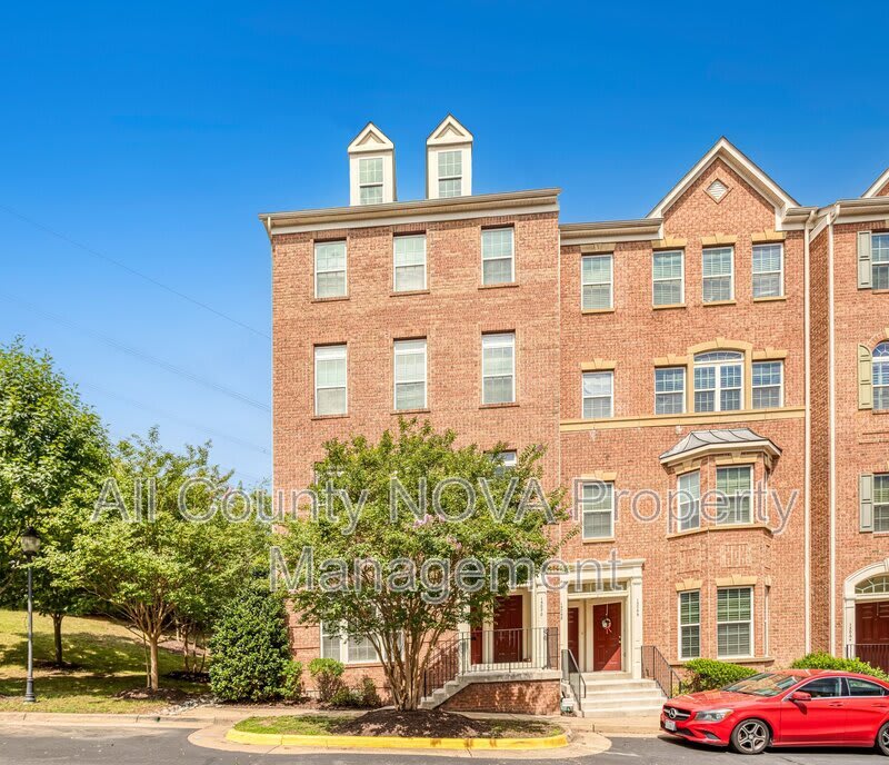 15072 Leicestershire St – photo 3