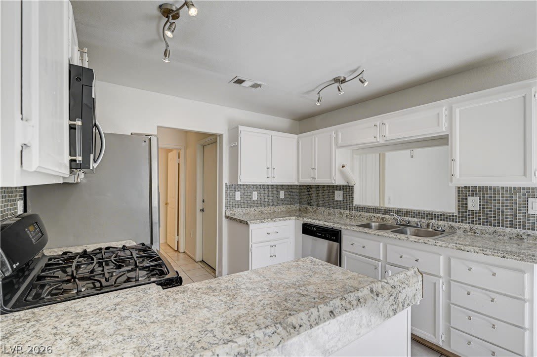 4040 Castle Cove Drive – photo 3