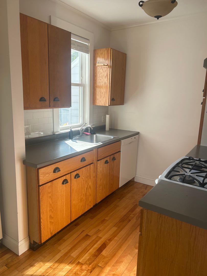Beautiful 3BR/1.5BA Home Available October 1st!!! Great Residential Location!! – photo 5