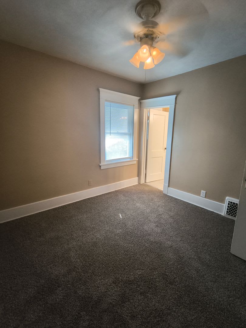 Comfortable 3-Bedroom Home with Two Private Bathrooms – photo 4
