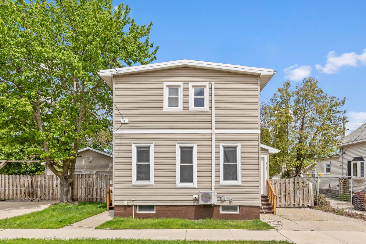 1836 Lakeshore Drive – photo 2