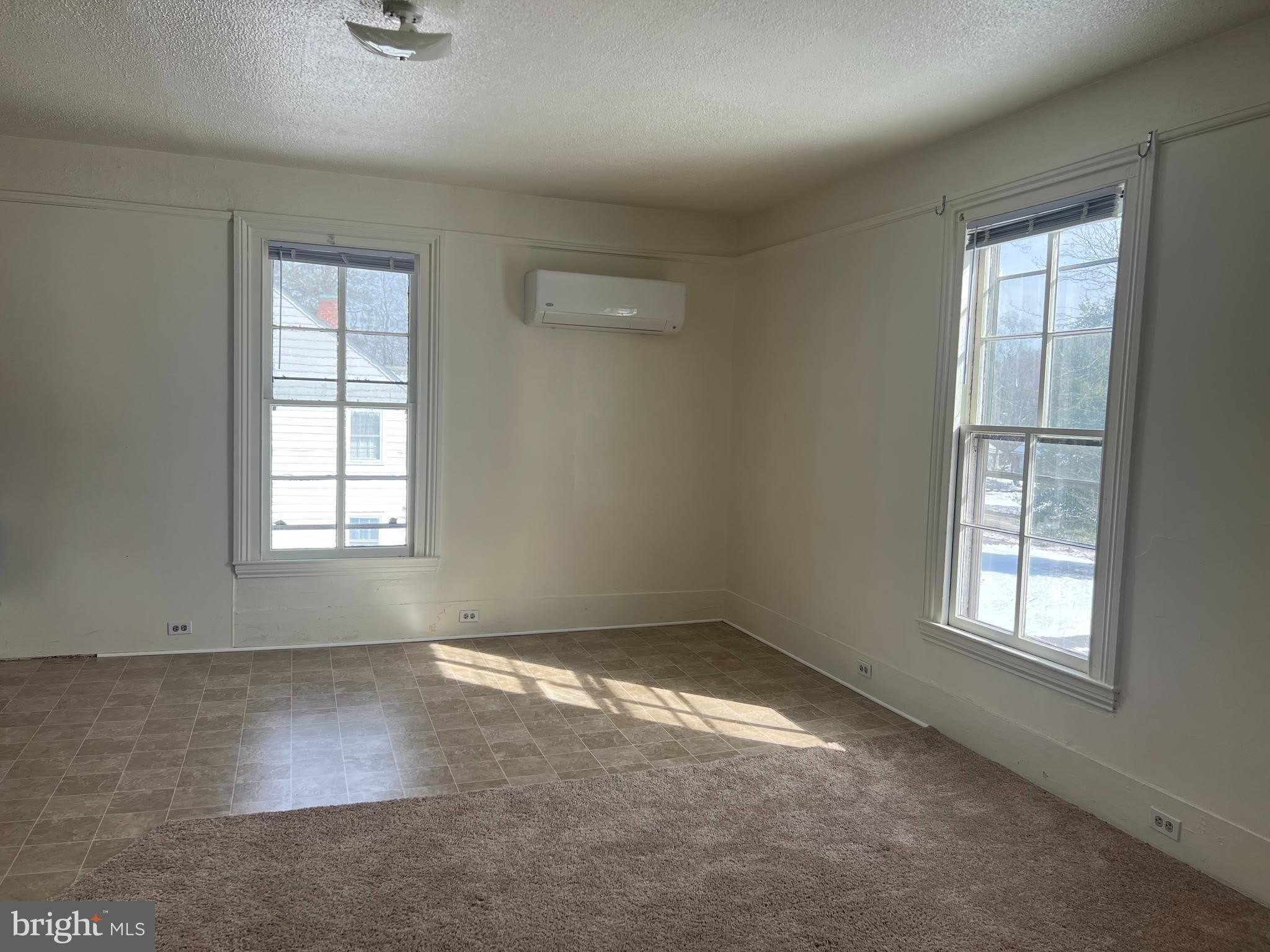 121 E Broaddus Avenue – photo 3