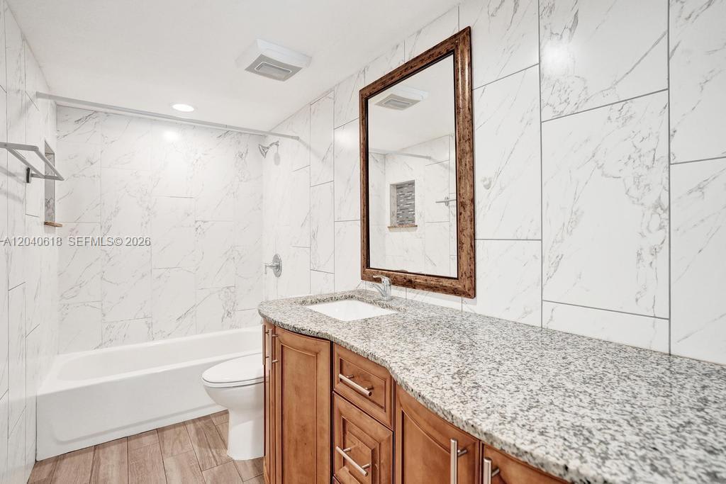 4114 Northwest 88th Avenue – photo 2