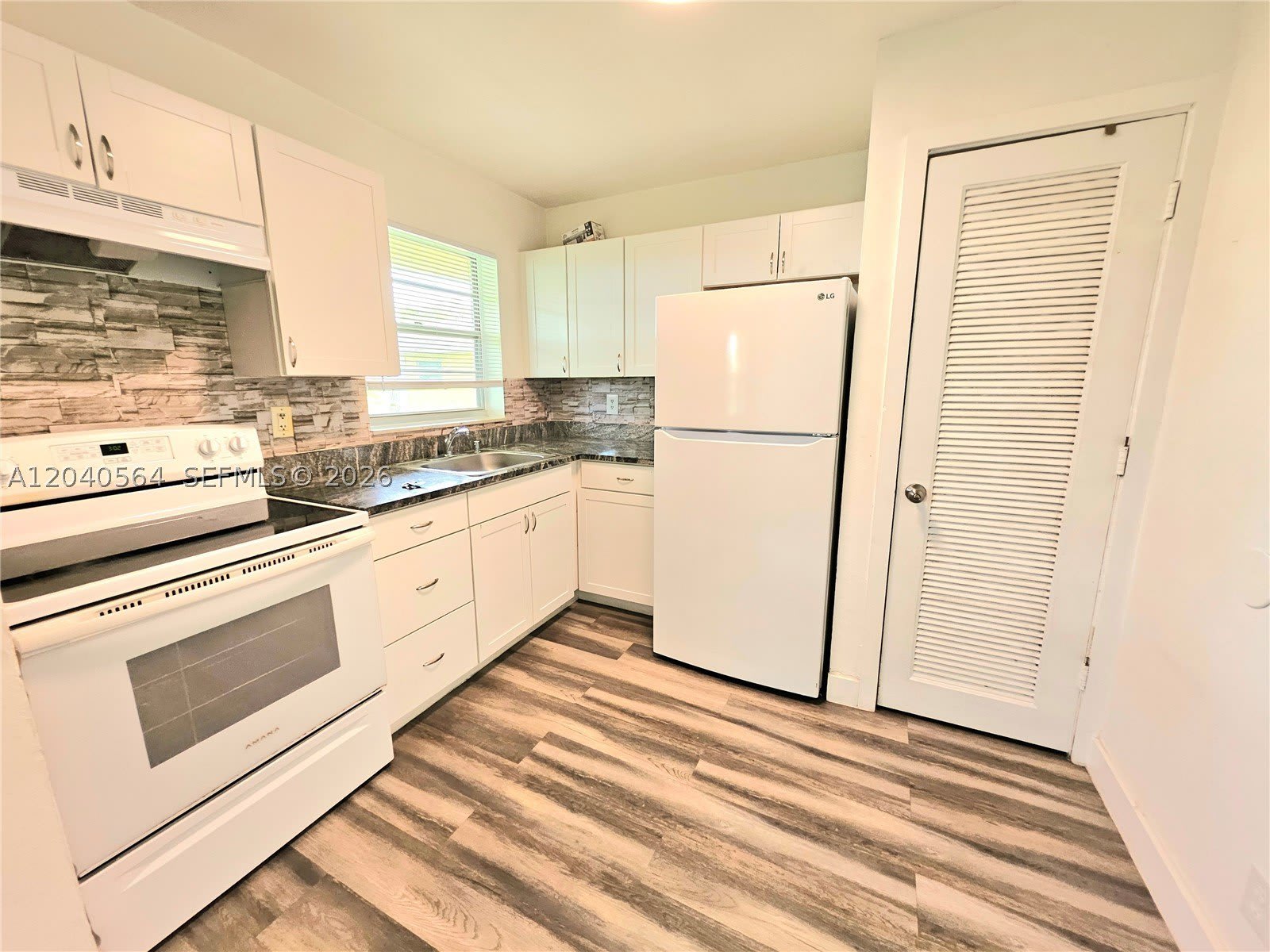 5180 NE 6th Ave – photo 4