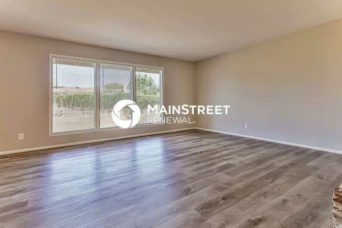 838 East 10th Street – photo 2