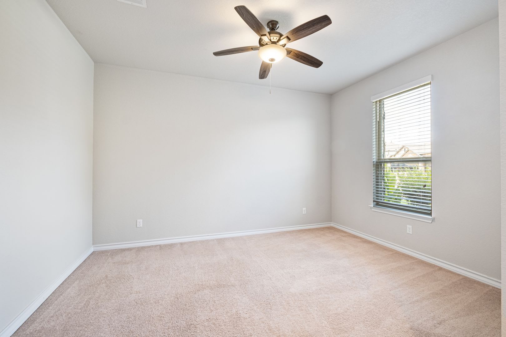 Lovable 4 Bedroom, 3 Bath Home w/ Solar Panels Backs to Lake Pflugerville! – photo 5