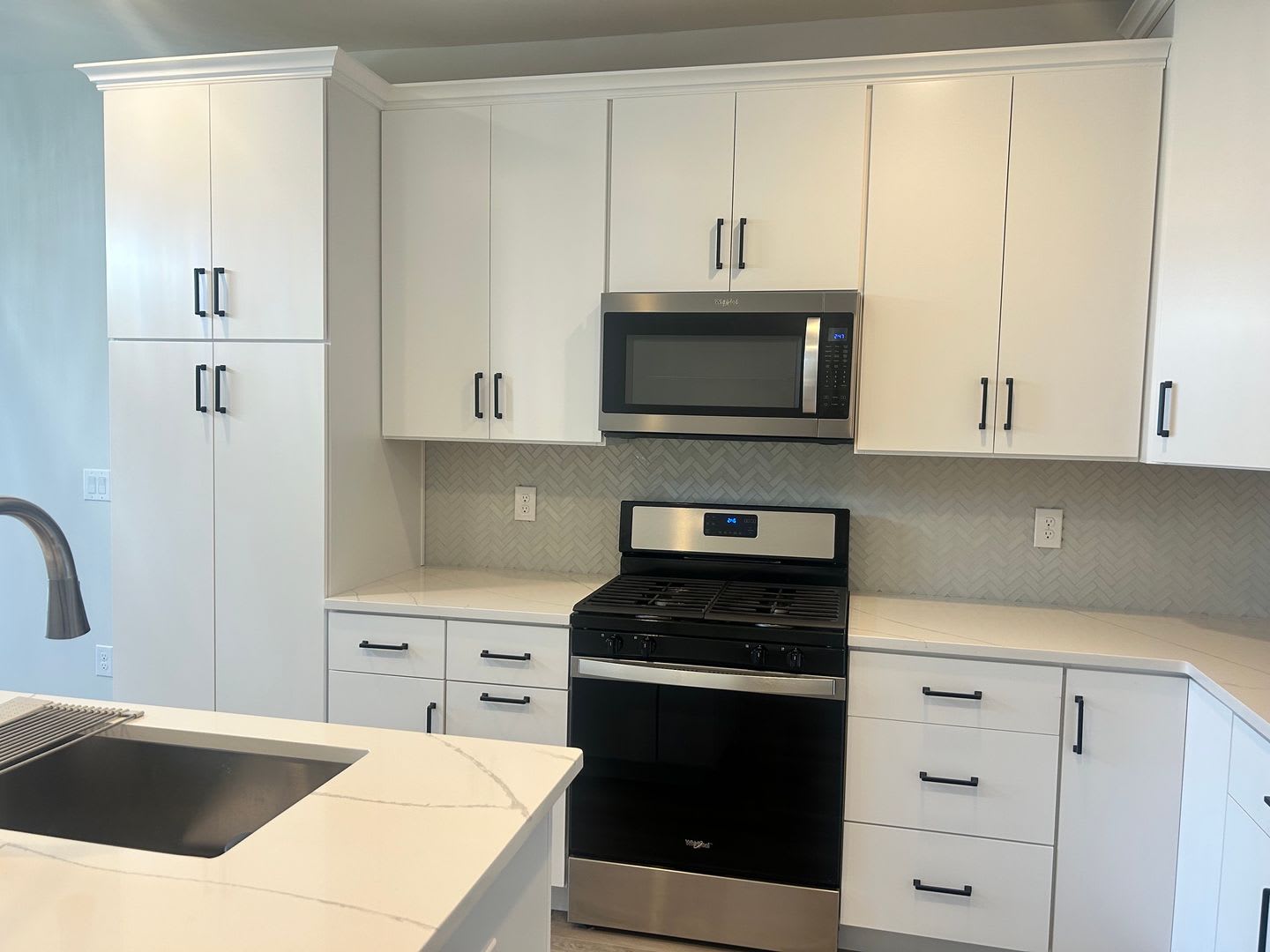Gorgeous 3-Story Condo with EV Charger – photo 2
