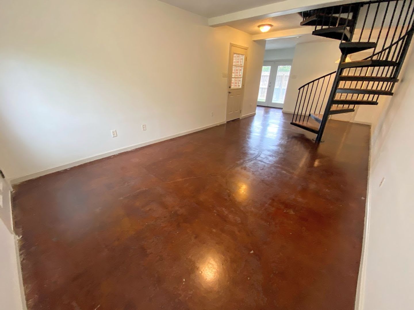 Move-In Special! 2-Bedroom, 2.5-Bath Townhome Located Across from McNeese Campus! – photo 3