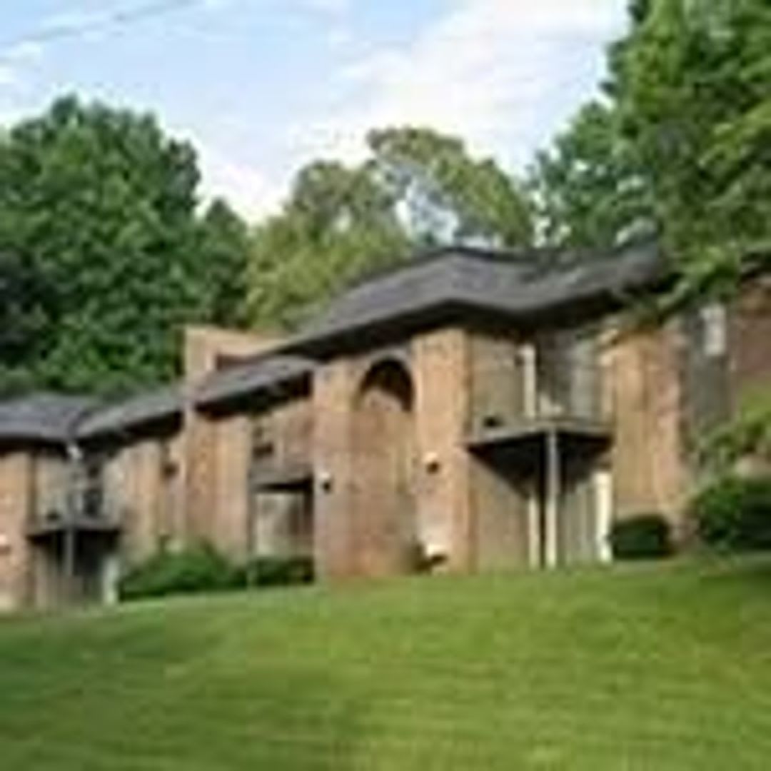 Spacious One Bedroom Available Close To University And Downtown Area – photo 2