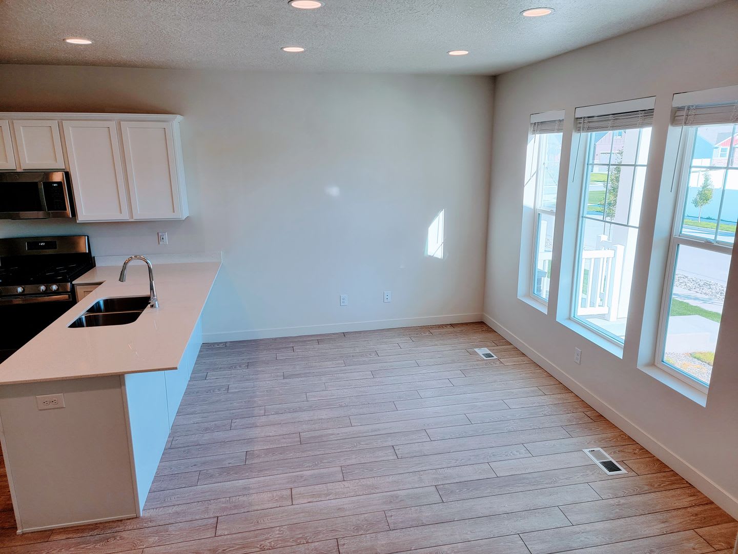 GET $500 OFF THE FIRST MONTHS RENT!!! – photo 5