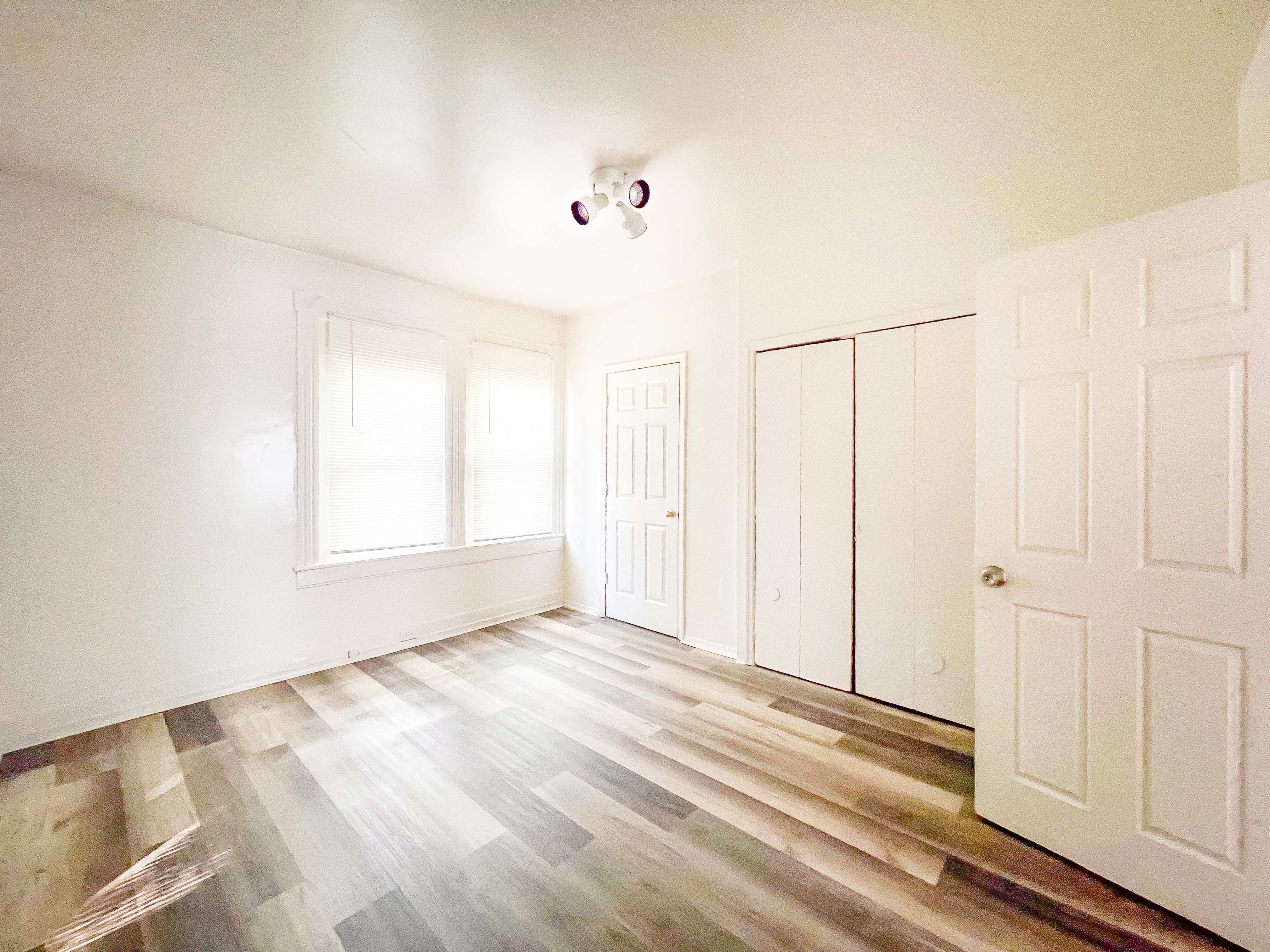 1102 Custer St – photo 3