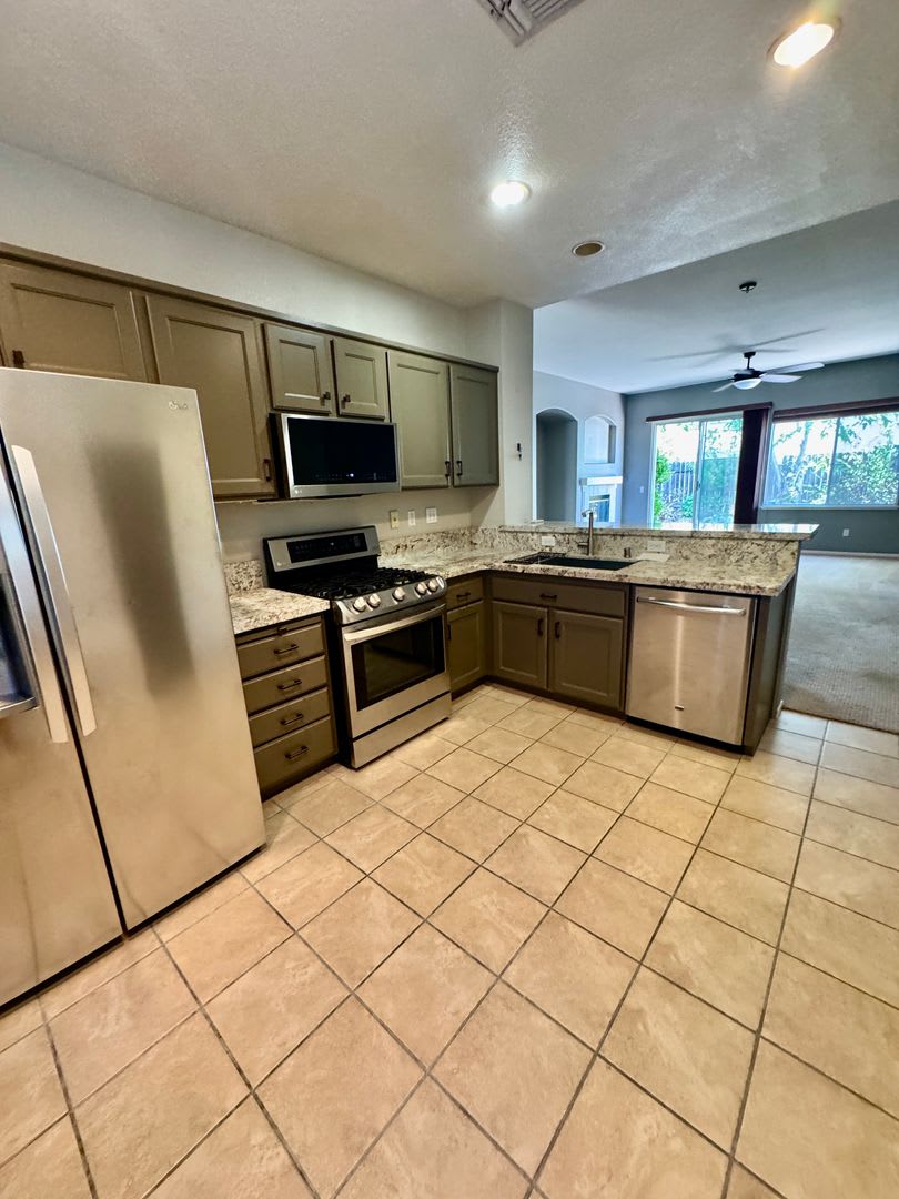 Great Court Location Near Galleria Roseville & Hwy 65 – photo 5