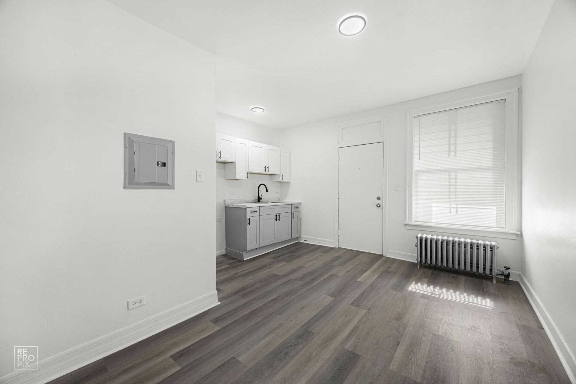 8101 S Drexel Ave – photo 3