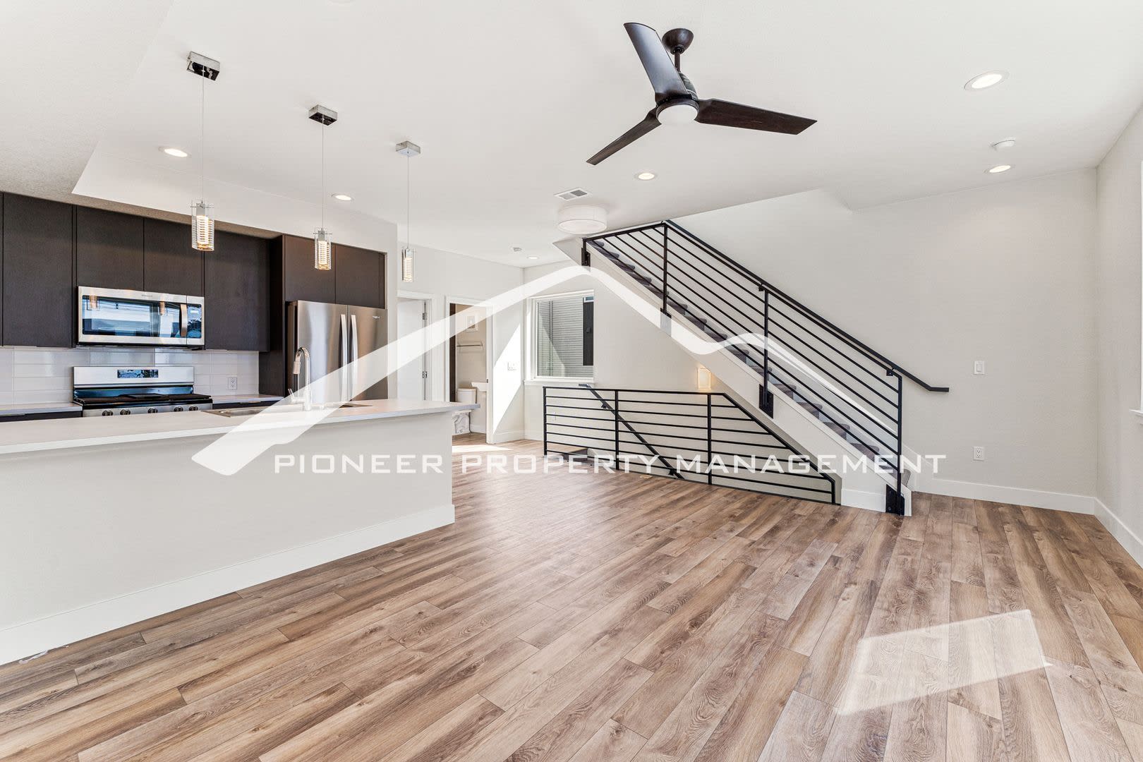 Beautiful Townhome in New Development with 2 Car Garage – photo 4