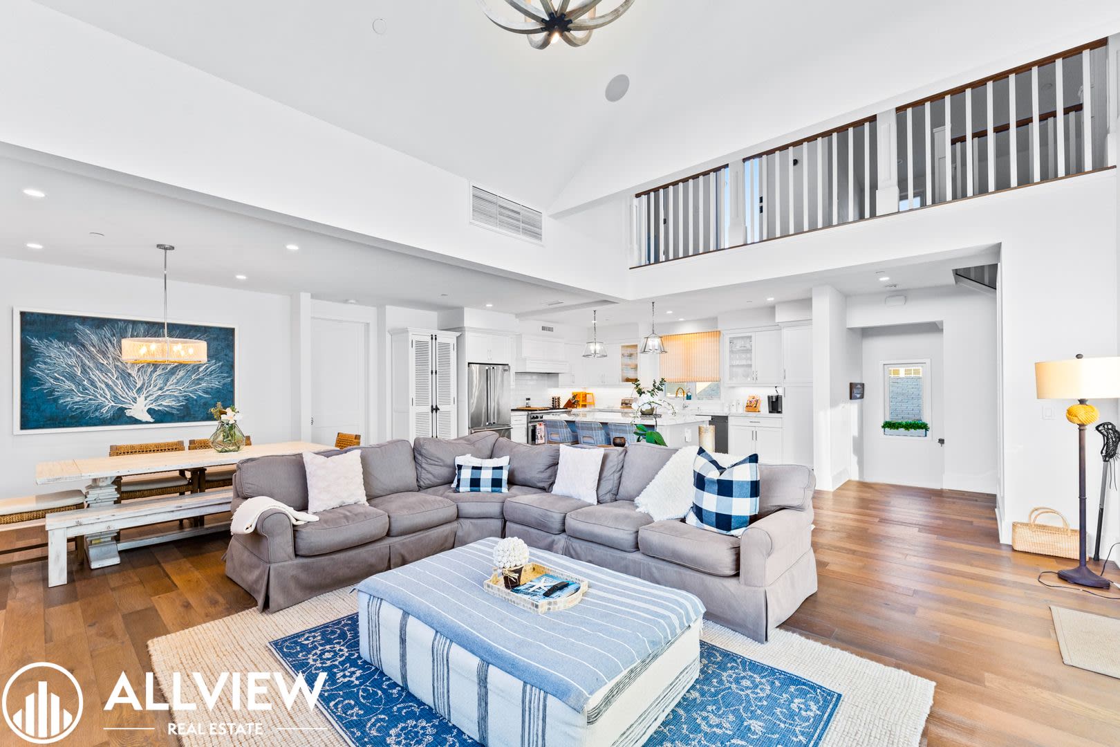 Gorgeous 3 Bed 3 5 Bathroom Home Available Month To Month In The Highly Desired City Of Corona Del Mar – photo 3