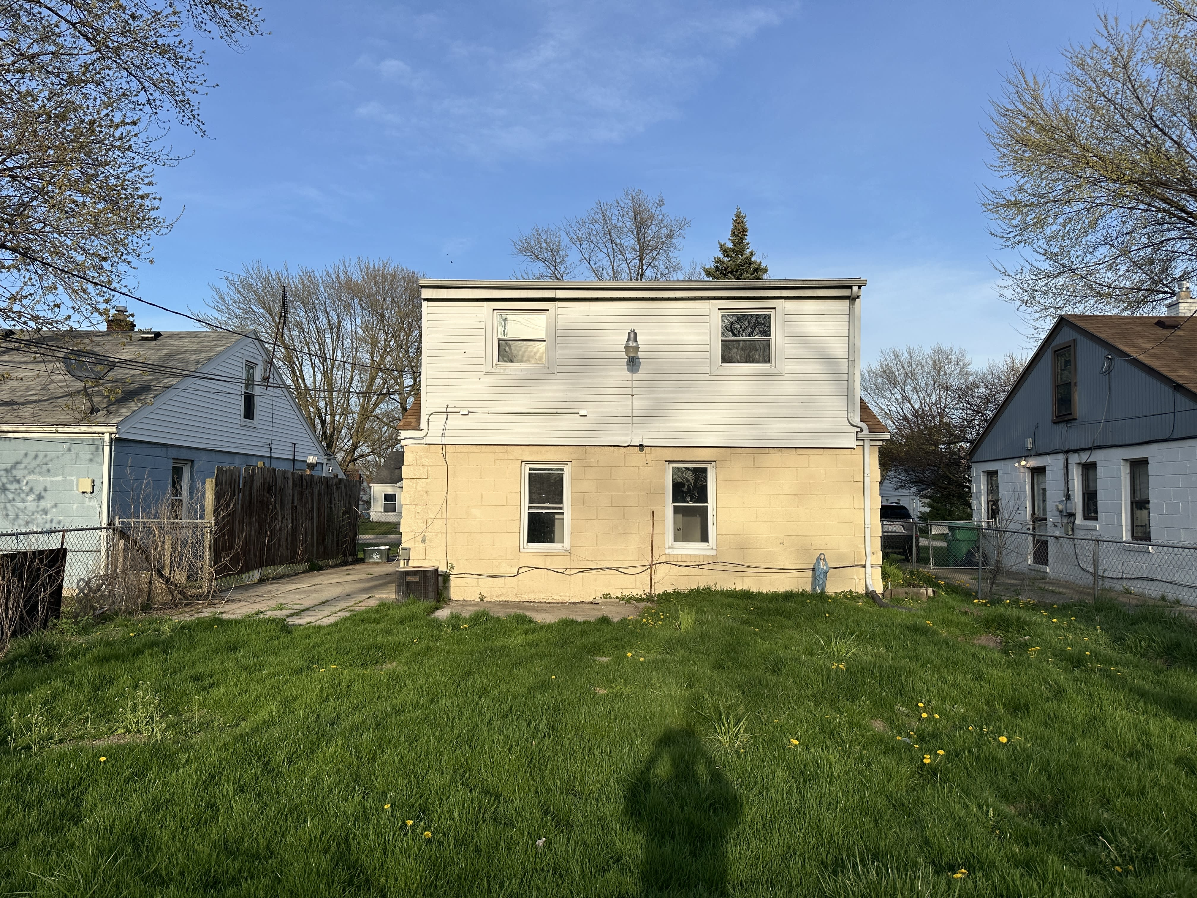 22829 Rosalind Ave – photo 2