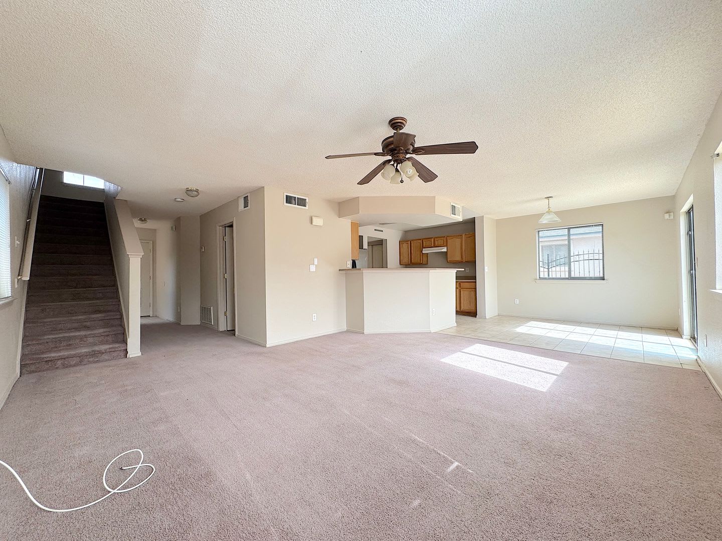 East El Paso 4bed/2.5Bath Refrig A/C w/Loft! – photo 5
