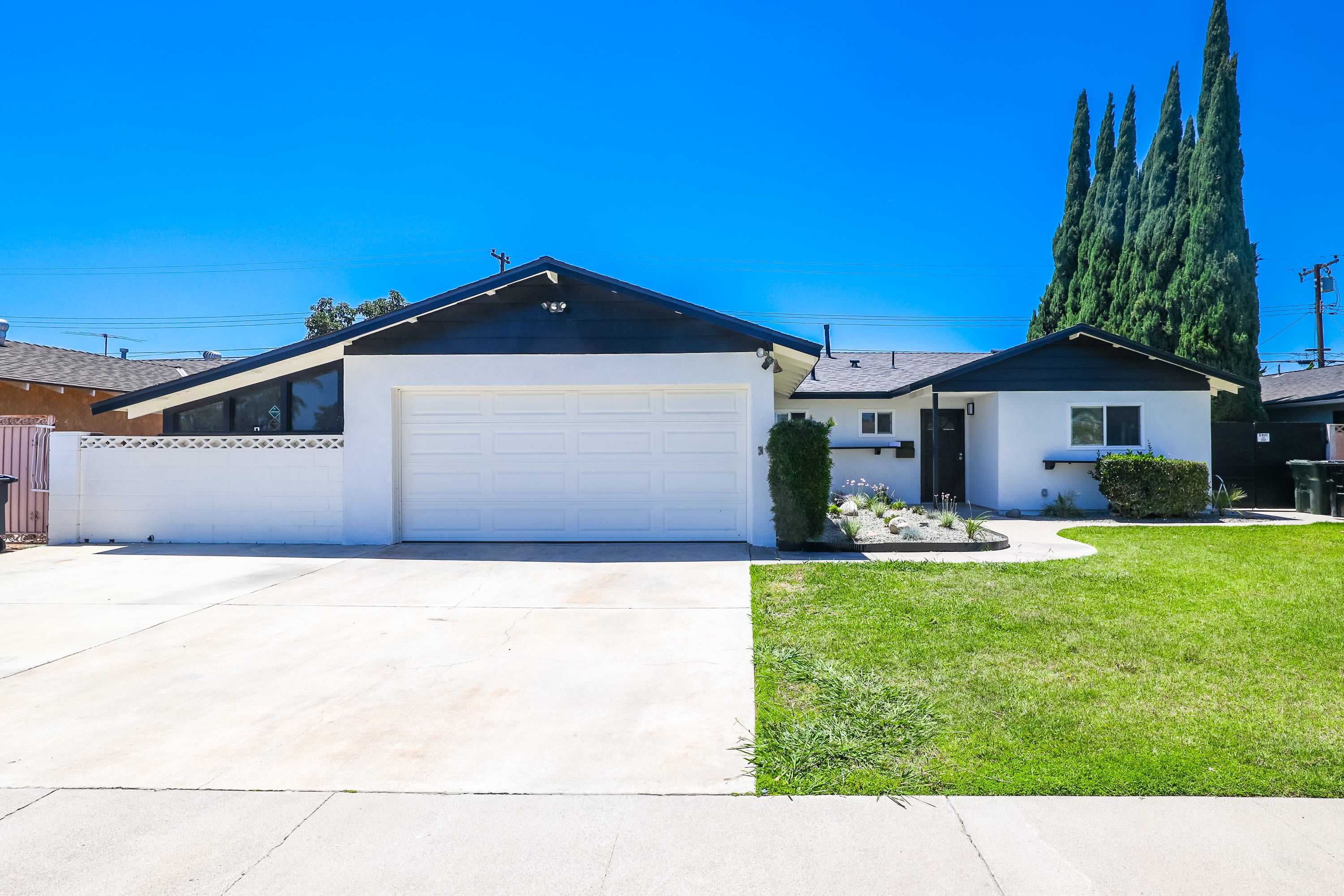 13871 Ward Street – photo 2