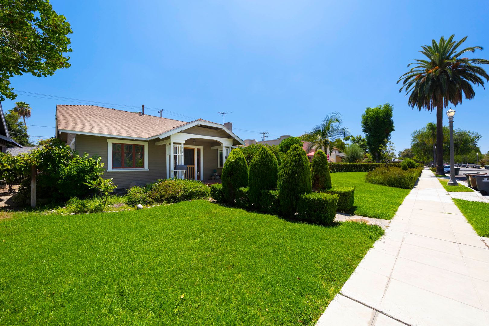 Classic Anaheim Living With Prime Location – photo 2