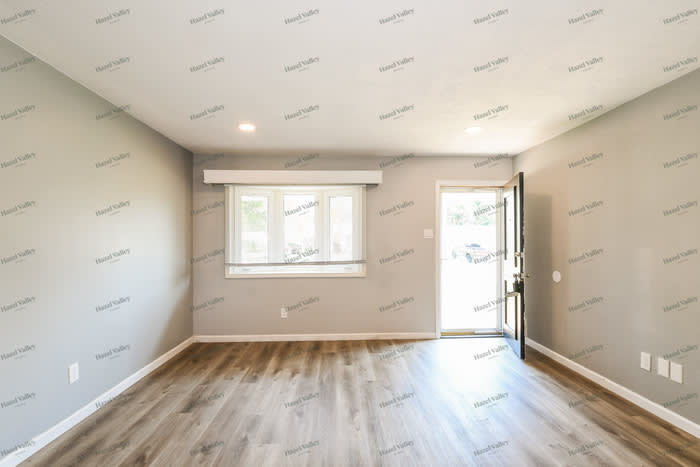760 5th Plaza – photo 5