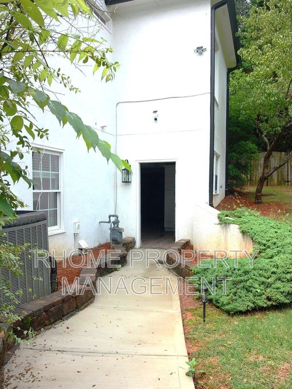 1115 Cockrell Court – photo 2