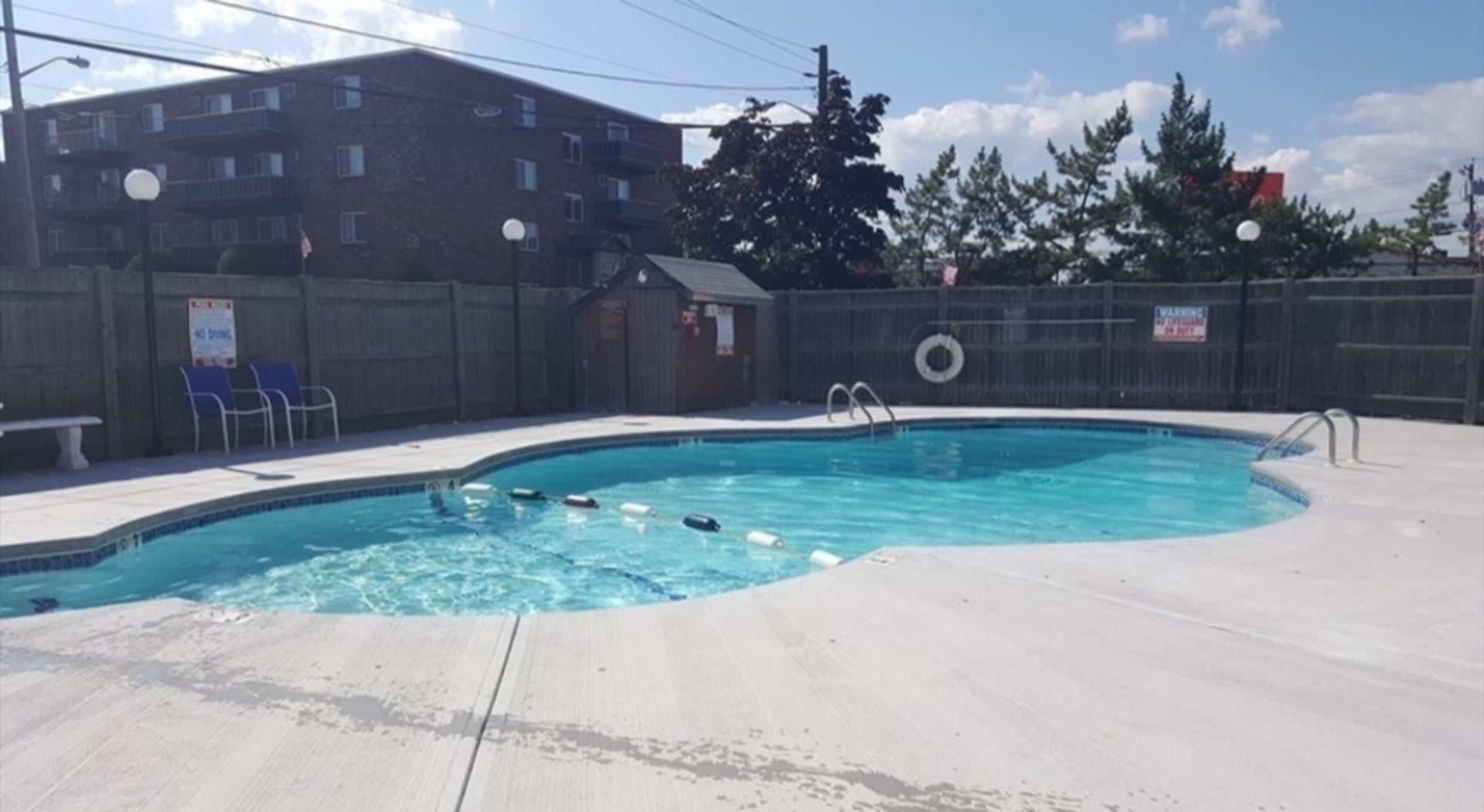 Beautiful Studio condo, ground floor, community pool – photo 2